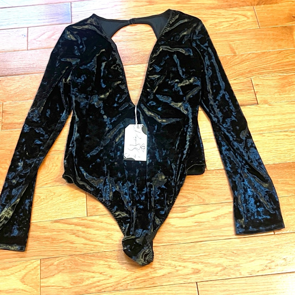 Victoria’s Secret,Black Velvet Plunge Bodysuit Long-Sleeve Open-Back,Size M/L - Picture 2 of 8